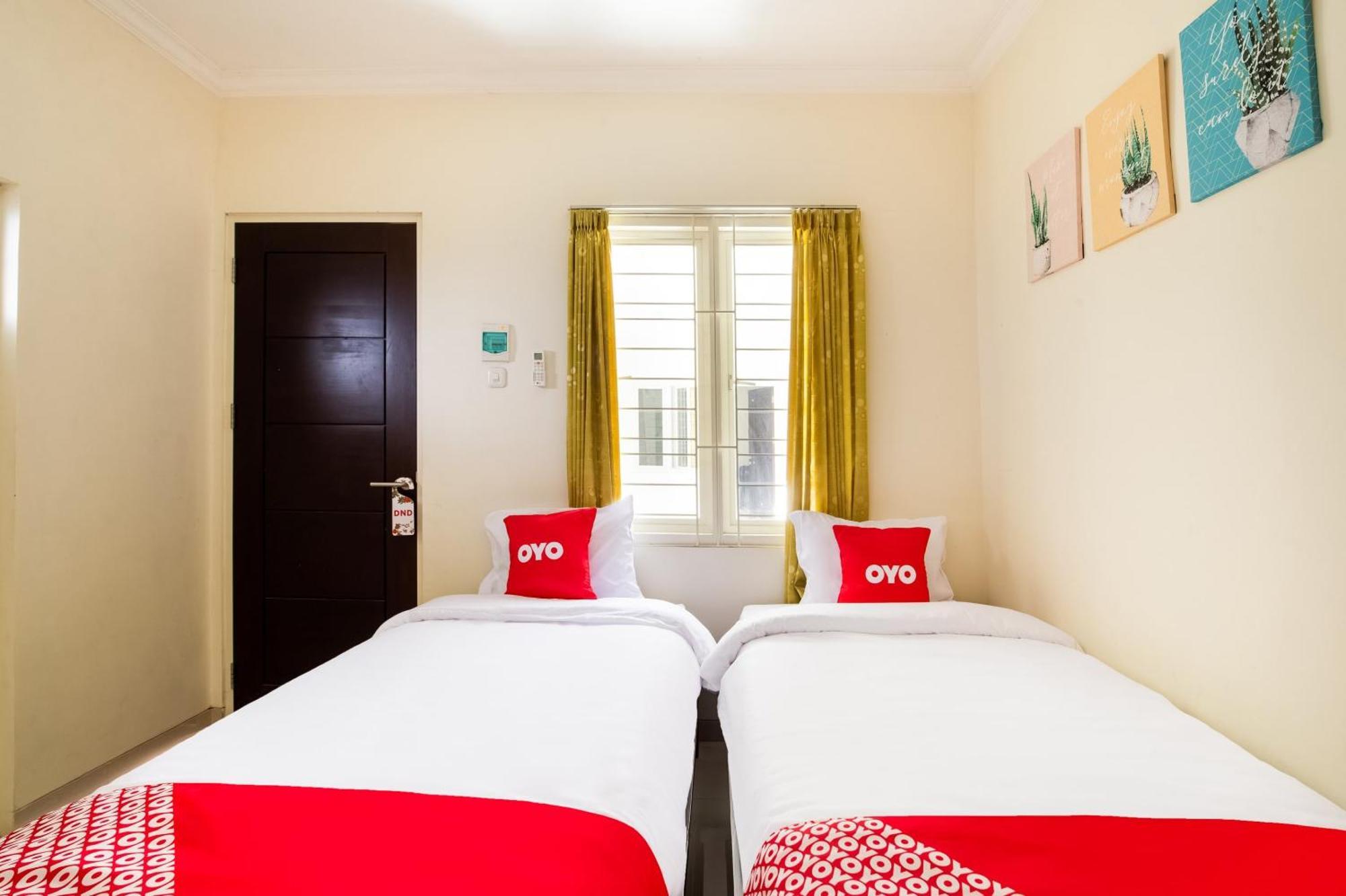 Oyo Life 3398 Griya Rm 19 Syariah Hotel Surabaya Kültér fotó