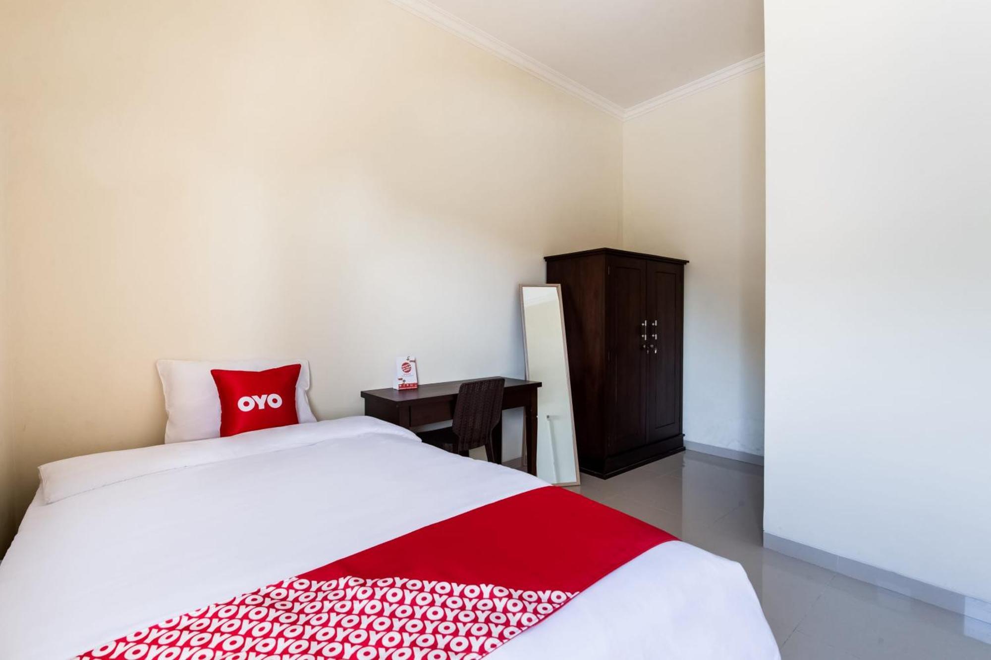 Oyo Life 3398 Griya Rm 19 Syariah Hotel Surabaya Kültér fotó