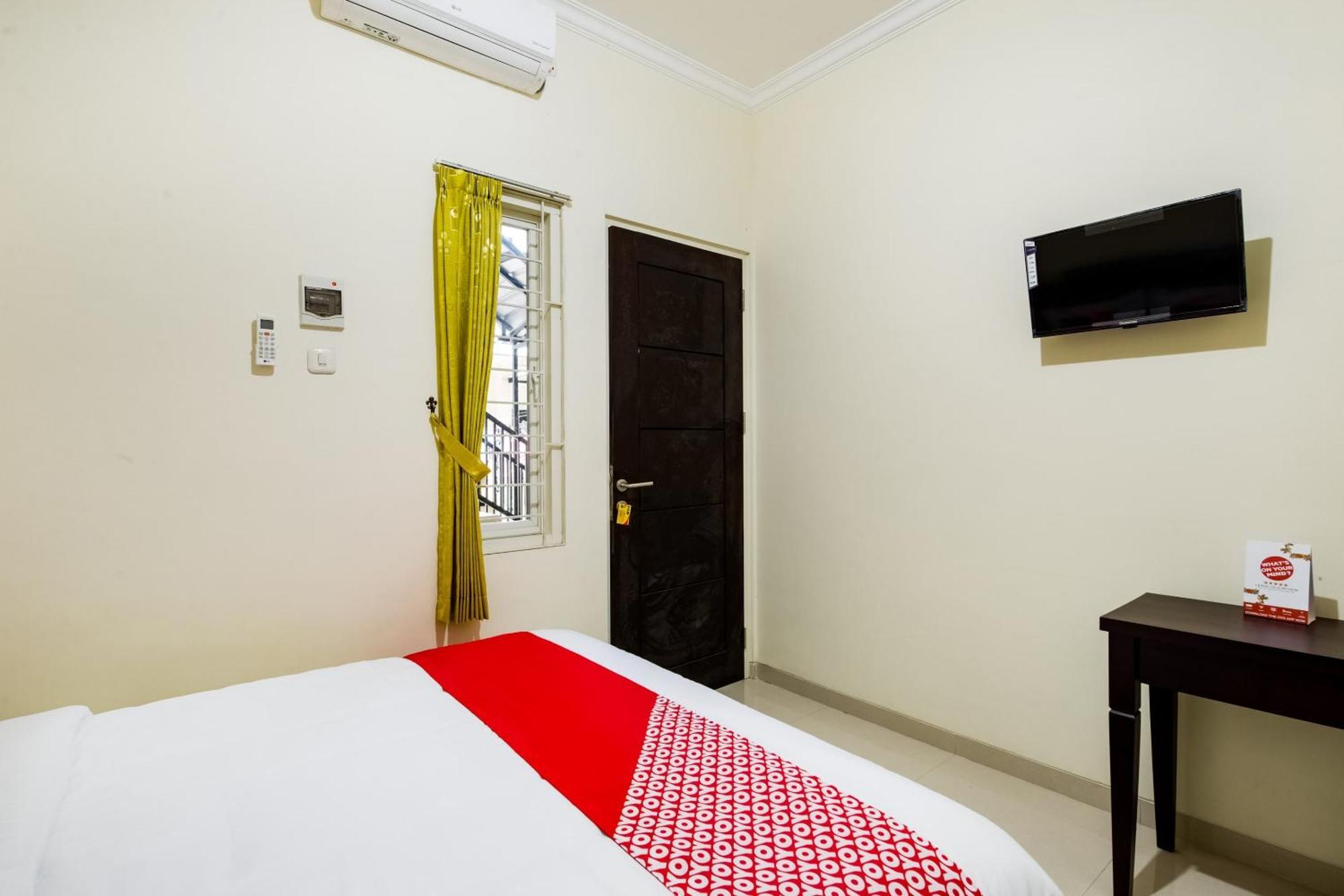 Oyo Life 3398 Griya Rm 19 Syariah Hotel Surabaya Kültér fotó