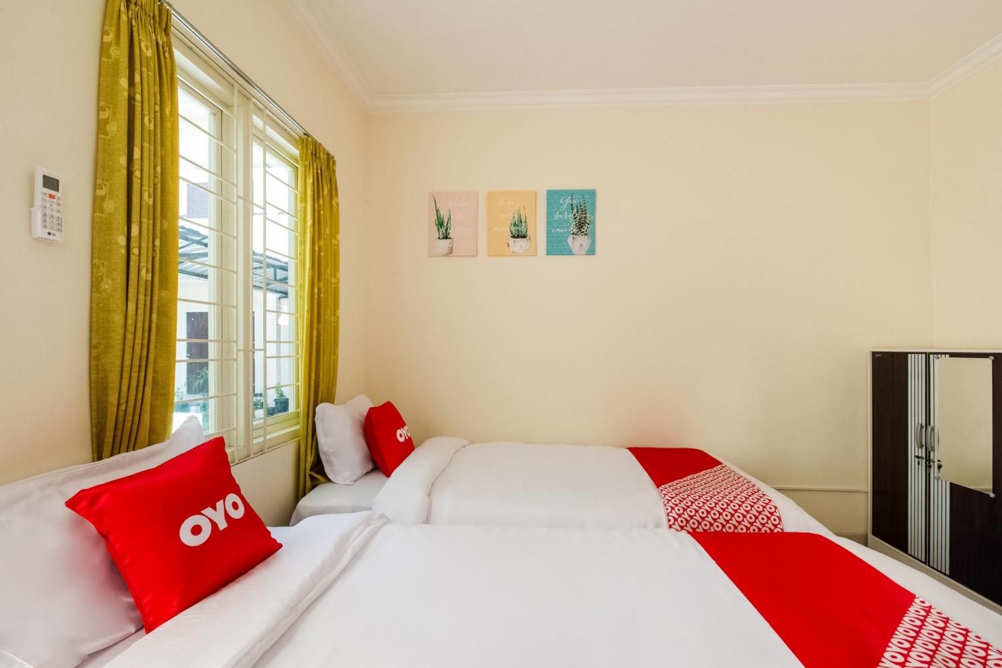 Oyo Life 3398 Griya Rm 19 Syariah Hotel Surabaya Kültér fotó