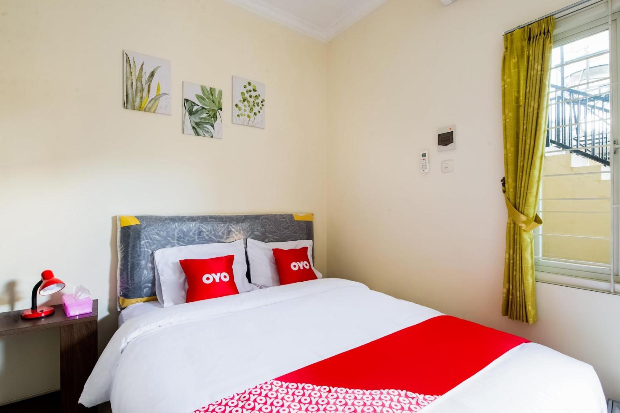 Oyo Life 3398 Griya Rm 19 Syariah Hotel Surabaya Kültér fotó