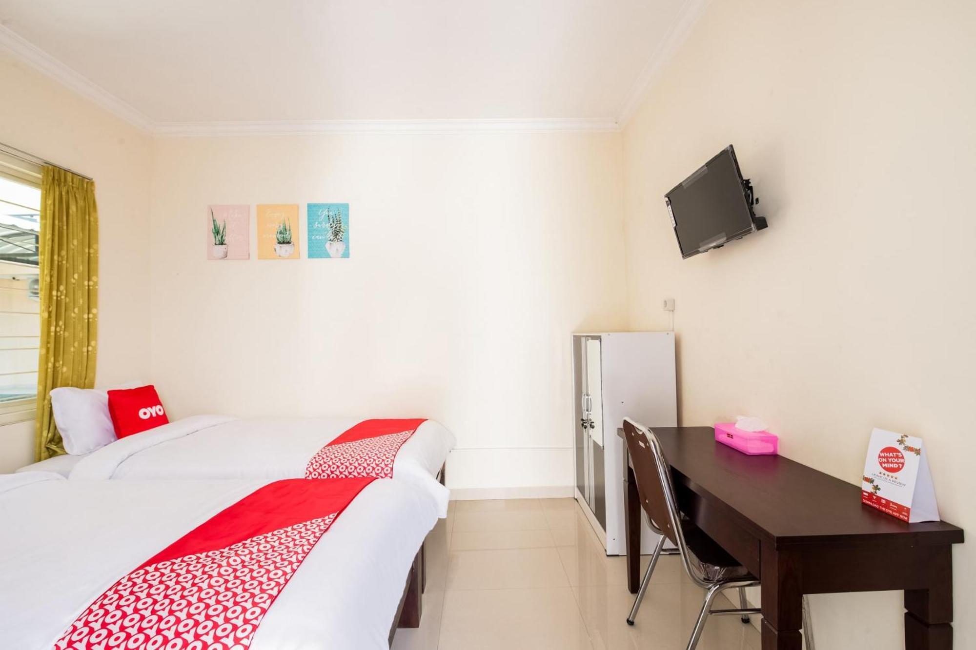 Oyo Life 3398 Griya Rm 19 Syariah Hotel Surabaya Kültér fotó